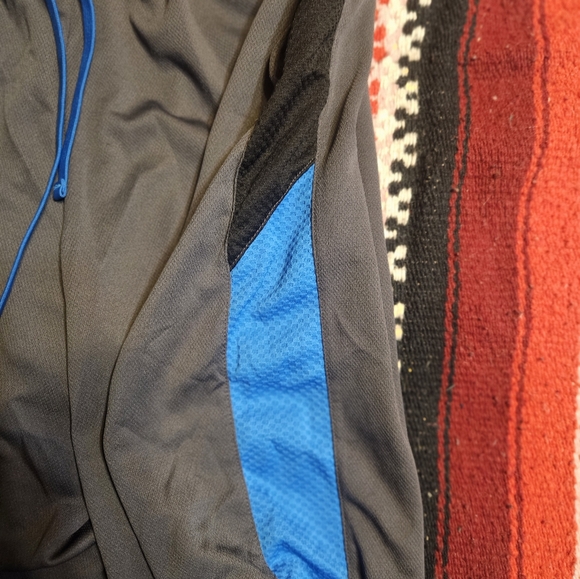 Mens Athletic Basketball Shorts Estate Item - Picture 2 of 3